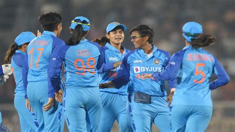 India Womens Cricket Team Amol Muzumdar Frontrunner To Become The New