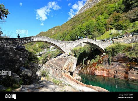 Stone bridge verzasca lavertezzo bridge hi-res stock photography and ...