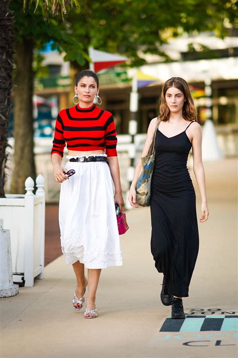 Sahteene Sednaoui: Wer ist die Tochter von Laetitia Casta, die gerade