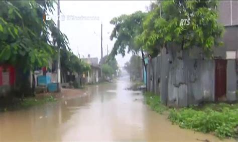 Intensas Lluvias En Guayaquil Comienzan A Generar Inundaciones Rts