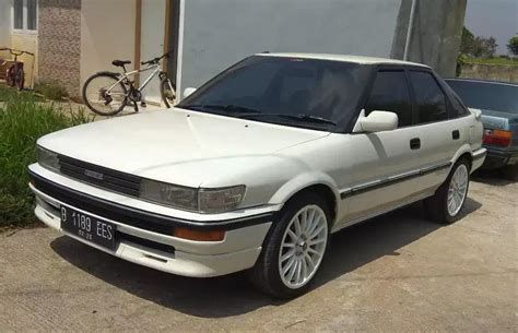 Toyota Corolla Twincam Liftback Lacak Harga