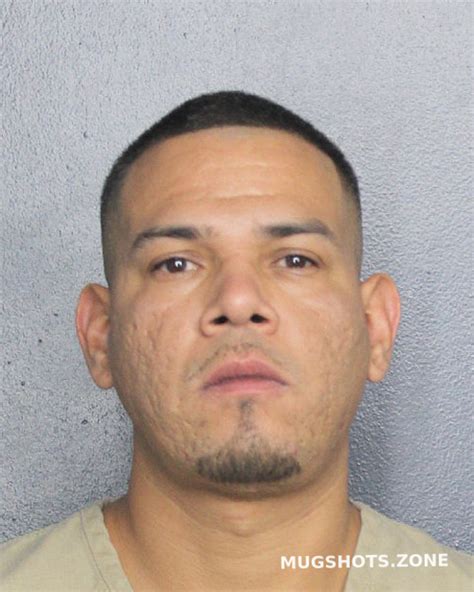 RIVERA LUIS 09 15 2023 Broward County Mugshots Zone