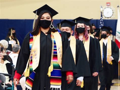 Lemoore Middle College High School Grads End Their Unusual Year On High Note The Leader