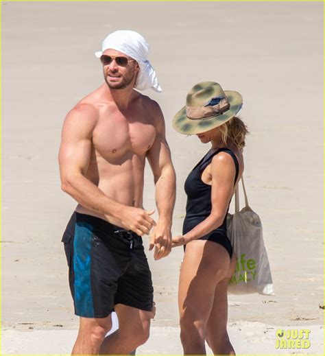 Chris Hemsworth Went Shirtless At The Beach In Australia He Looks So