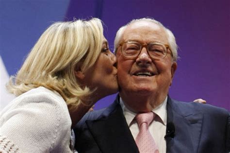 Marine Le Pen épinglée par son père La Presse