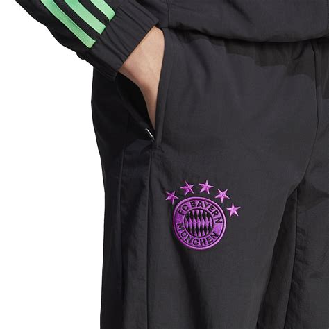 Pantalon survêtement Bayern Munich woven noir violet 2023 24 sur Foot fr