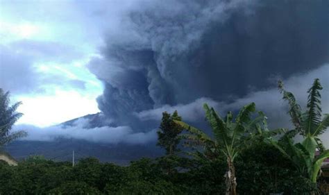 Tinggi Kolom Abu Sekitar Meter Hari Ini Gunung Sinabung Kembali