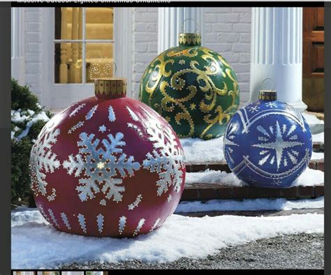 20 Jumbo Outdoor Christmas Ornaments