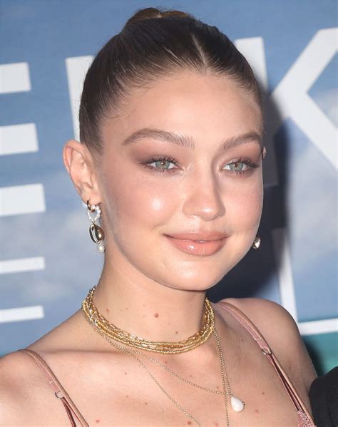 Top Gigi Hadid Et Son Make Up Nude