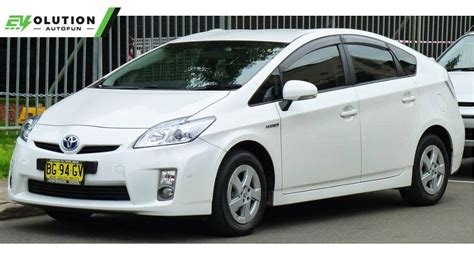 Dulu Setengah Miliar Rupiah Kini Harga Toyota Prius Hybrid Bekas