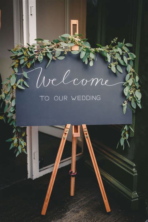 Welkomstbord Welcome To Our Wedding Velvet Green Verhuur Styling