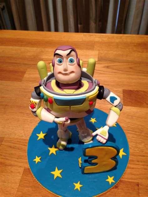 Pin By Gabyg On Fofuchas Toy Story Cakes Buzz Lightyear Party Cake Decorating