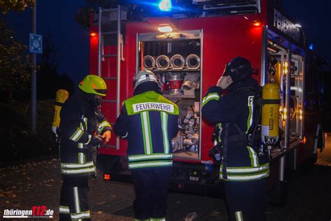 Gebäude brennt lichterloh Hoher Sachschaden nach Brand in Tambach