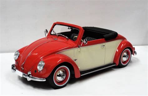 KKスケール 1 18 VW ビートル 1200 カブリオレ へブミューラー1949年 レッド アイボリーホワイトのダイキャスト製ミニカー