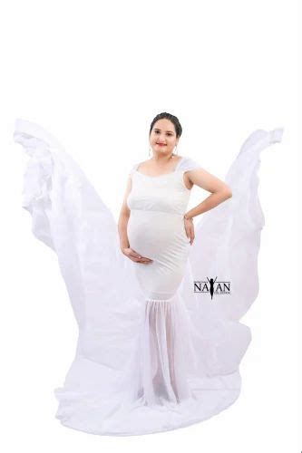 Georgette Plain Photoshoot Gown White Long Tail Maternity Gown At Rs