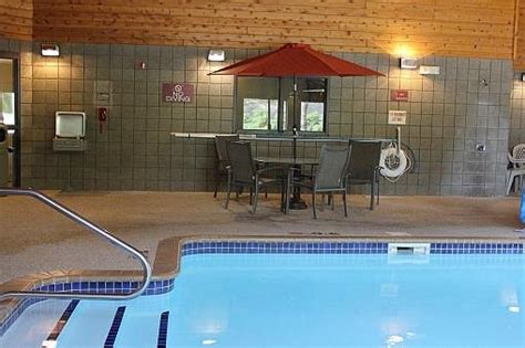 Nichols Inn of Hastings Pool: Pictures & Reviews - Tripadvisor