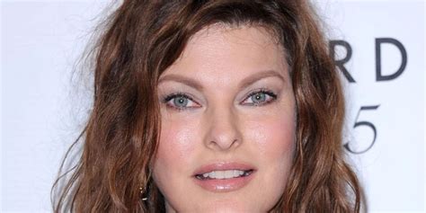 Linda Evangelista Spricht Offen Ber Missgl Ckte Beauty Behandlungen