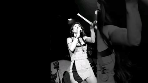 Hande Yener Deli Bile canlı handeyener hepsihit delibile türkçepop