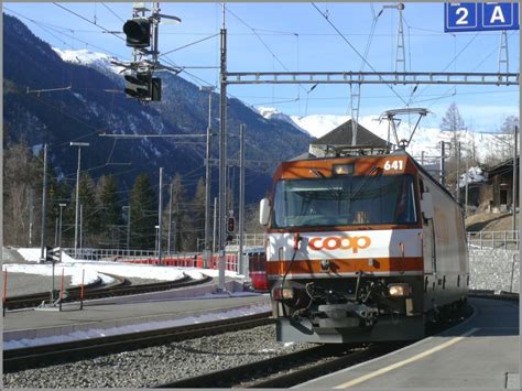 Ge 4 4 III 641 Maienfeld fährt mit einem RE in Filisur ein