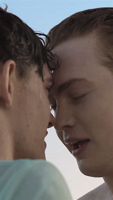 Pin By Camille On Heartstopper Cute Gay Couples Cute Gay Royal Babies