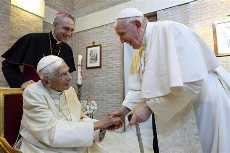 Vaticano Benedetto Xvi è Lucido E Vigile Oggi Messa Per Lui A San