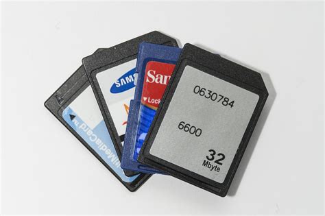 Why Using Smaller Memory Cards is Better For Your Work?