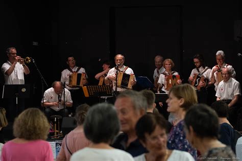 Fest Noz De Diatomalo A St Meloir Des Ondes Mai Diatomalo