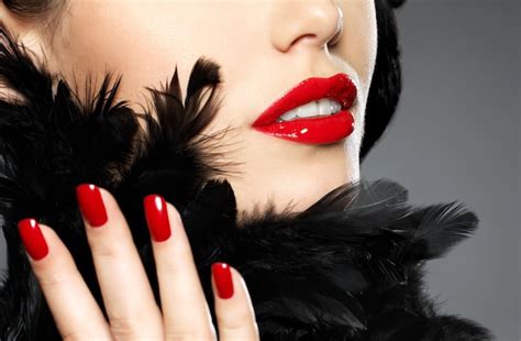 Macro Photo De Femme Avec Des Ongles Rouges Fashion Et Des Lèvres