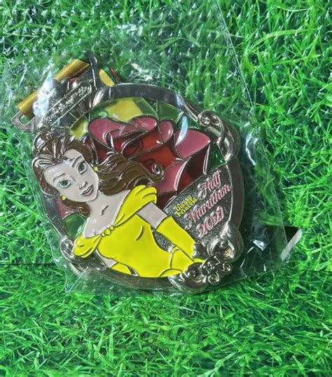 DISNEY PRINCESS 2021 Medal RunDisney Half Marathon 13 1 Miles Beauty