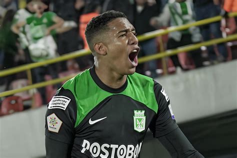 Brahian Palacios Desembarca Em Bh Para Assinar O Atl Tico Falagalo