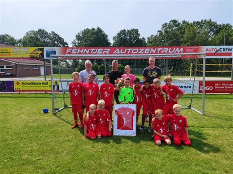 Neue Trikots für unsere F Jugend VFL Fortuna Veenhusen e V