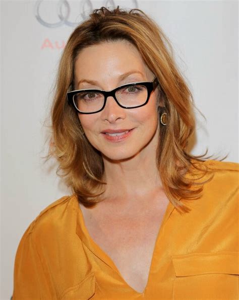 Sharon Lawrence Hairstyle And Glasses To Create A Sporty Look For Fifty Plus Women