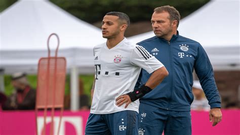 Thiago Alcantara Returns To Barcelona Spanish Midfielder Joins Hansi