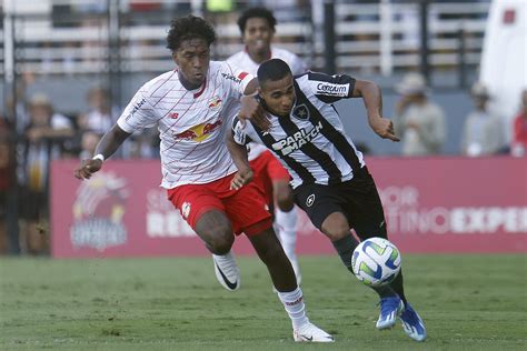 Botafogo sai atrás e vira mas leva o empate contra o Red Bull