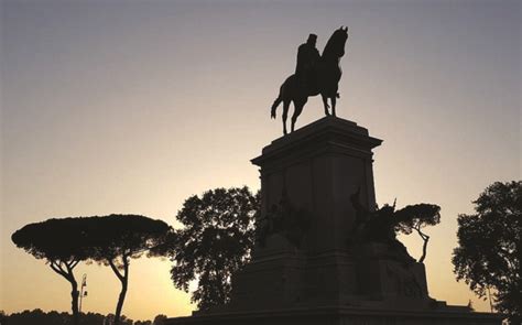 La Statua Di Garibaldi Sul Gianicolo