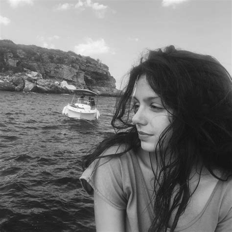 Hot Photos Of Noée Abita That Will Make Your Day Better thBlog