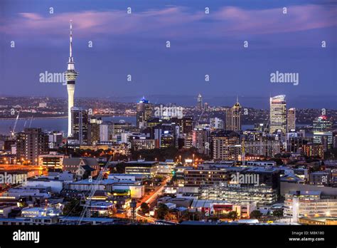 Auckland sky tower blick Fotos und Bildmaterial in hoher Auflösung