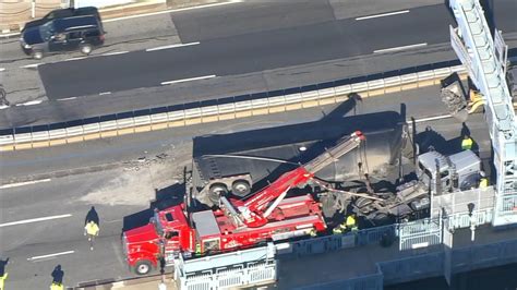 Ben Franklin Bridge Accident Eastbound Lanes Reopens After Trailer