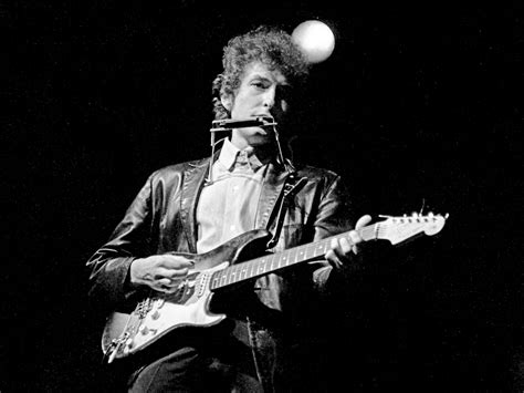 What Electric Guitar Did Bob Dylan Play | INS.