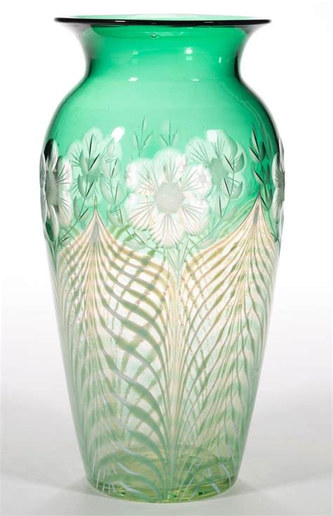 Durand Pulled Feather Art Glass Vase Oct 19 2019 Jeffrey S Evans And Associates In Va