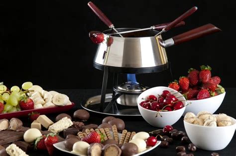 Co To Jest Fondue Czekoladowe Przepis Na Fondue Z Czekolady Beszamel Pl