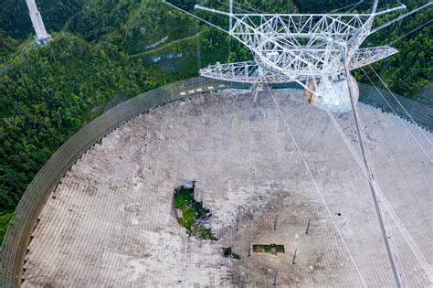 Video Shows The Heartbreaking Moment The Arecibo Telescope Collapsed