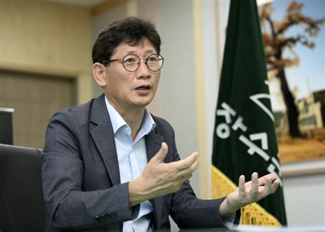 인터뷰 최훈식 장수군수 행정의 변화와 혁신 이끌어 새롭게 도약하는 행복 장수 건설할 것