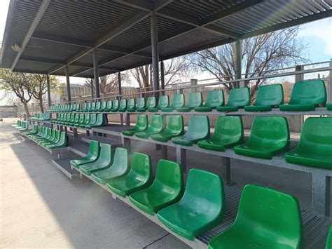El Ayuntamiento de Reus pone a punto el campo de fútbol municipal de