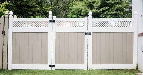 2022 Style Trend Two Tone Vinyl Fences Smucker Fencing