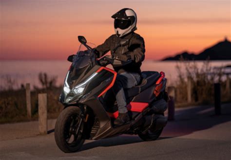 Kymco Dt X Adventure Scooter Specs Bikesrepublic