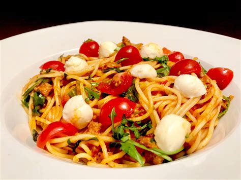 Spaghetti Bolognese Mit Rucola Und Mozzarella Käse Zu Faul Zum Kochen