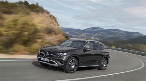 The 2023 Mercedes-Benz GLC's Evolutionary Styling Hides Big Changes - CNET