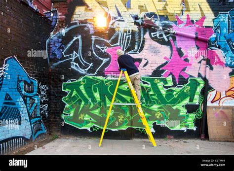 Graffiti in Birmingham Custard Factory Stock Photo - Alamy