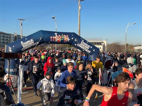 A Charlie Brown Christmas 5k10k Dallas Trinity Groves Dallas 16